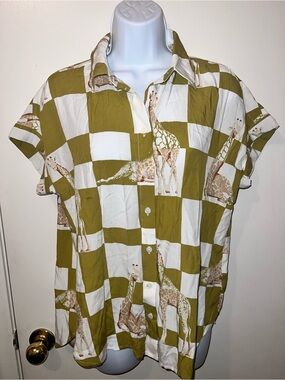 Jane and Delancey Olive and White Giraffe-Print Short Sleeve Button-Up